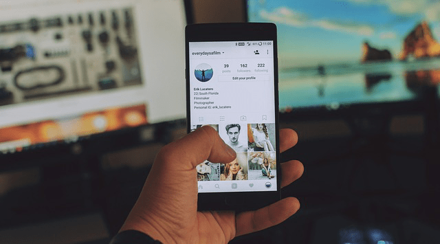 How to Memorialize Social Media Accounts: A Comprehensive Guide - LifeSong Milestones