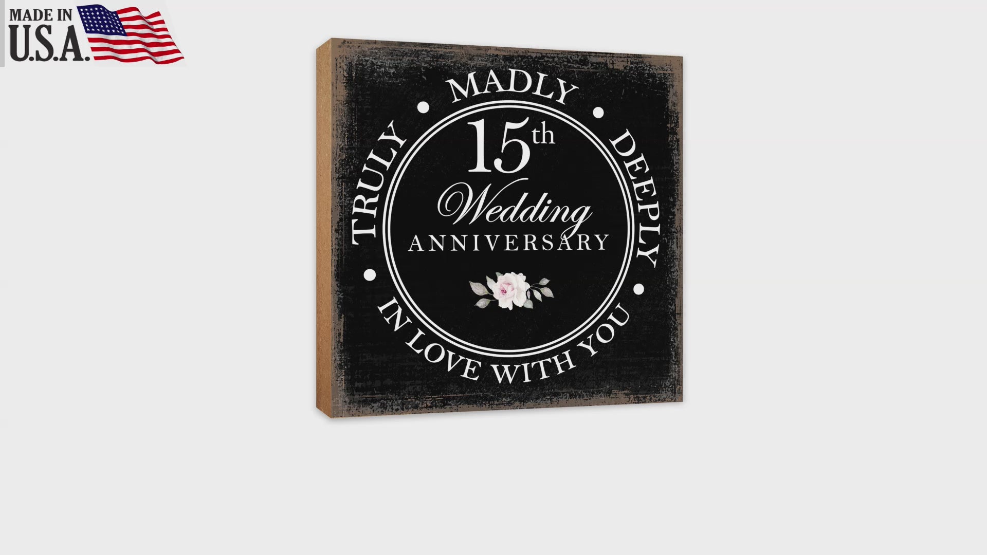 Anniversary Wall Décor: A stunning gift for couples to commemorate their love and commitment.