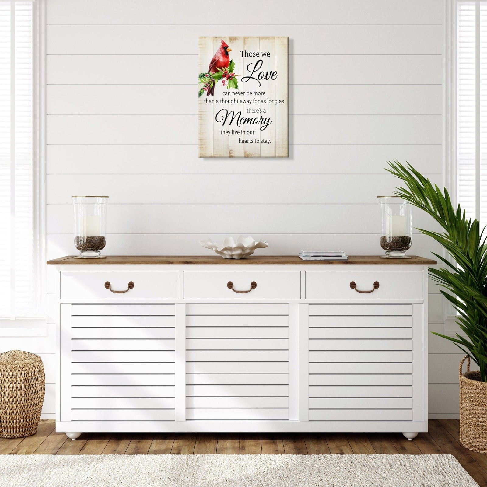 Cardinal-themed memorial decorations to keep the memory of your loved ones alive