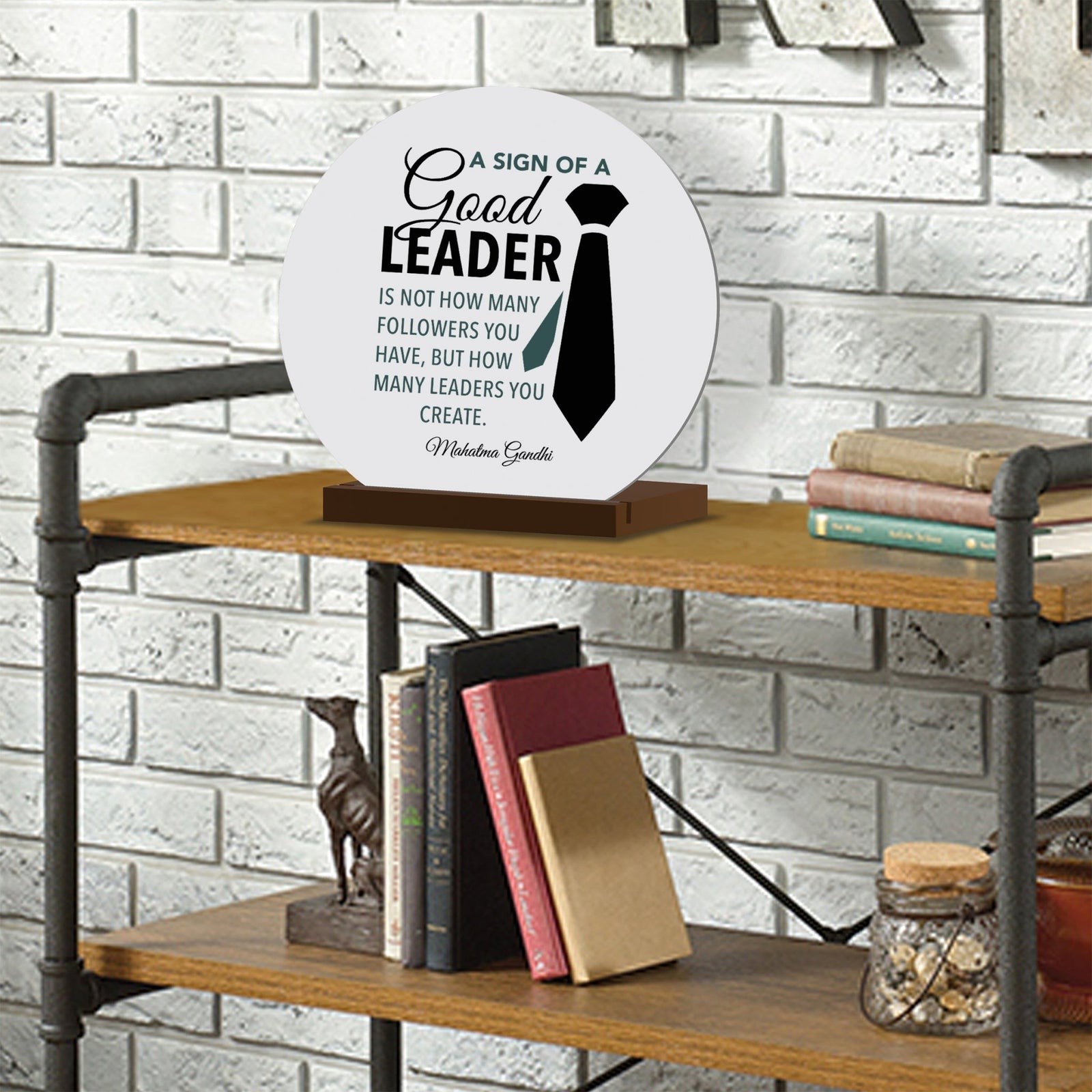 Modern White Boss Leader Round Sign With Solid Wooden Base Gift For Home Décor Ideas - A Sign Of A Good Leader - LifeSong Milestones