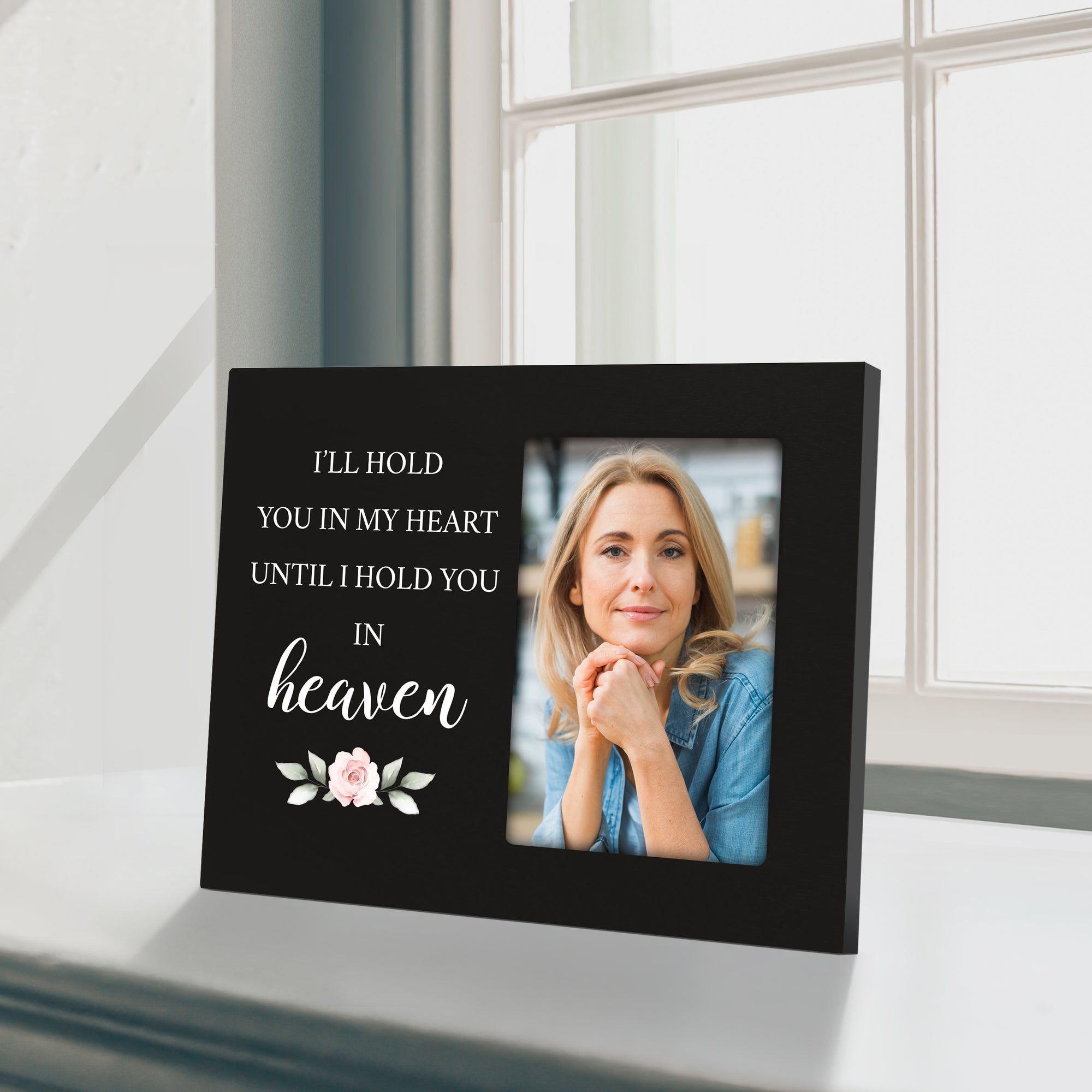 The frames are perfect for displaying photos of loved ones, pets, or special memories