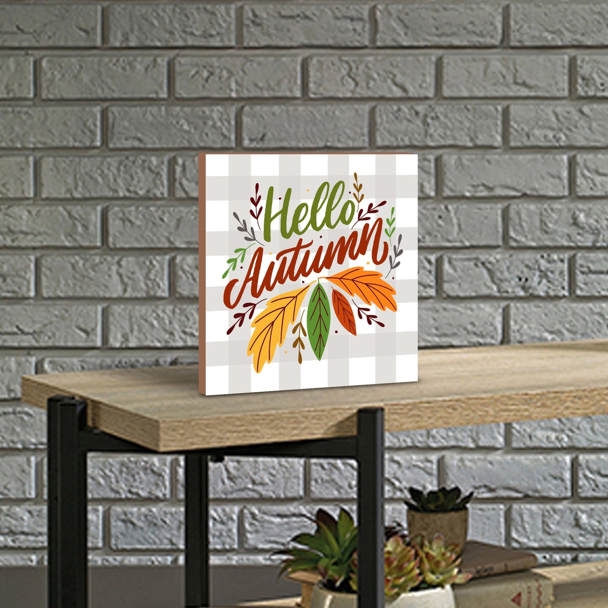 Fall tabletop decor that adds warmth and character to your living space, mixing modern and rustic elements
